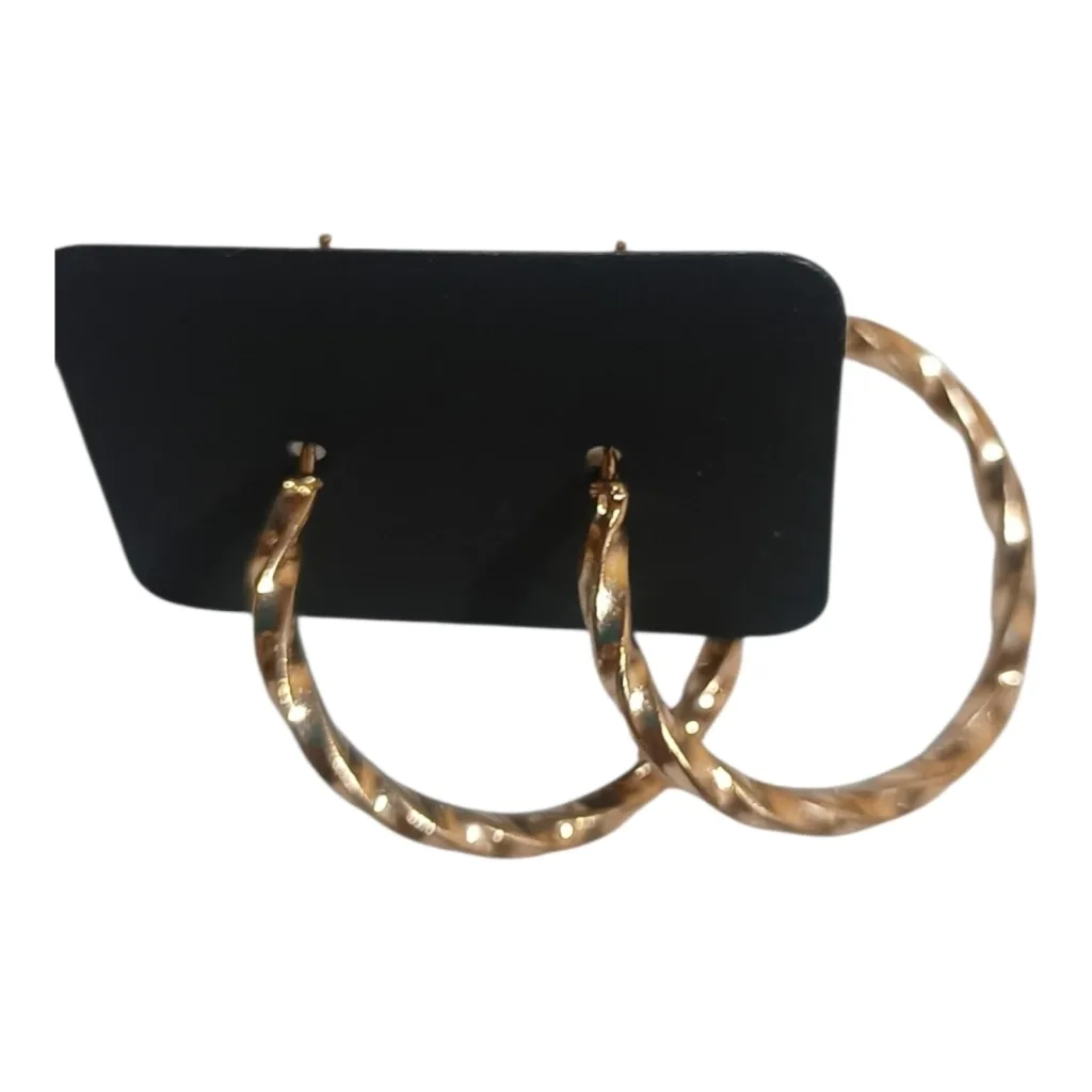 #105 PAR DE AROS DORADO (TRENZADO)