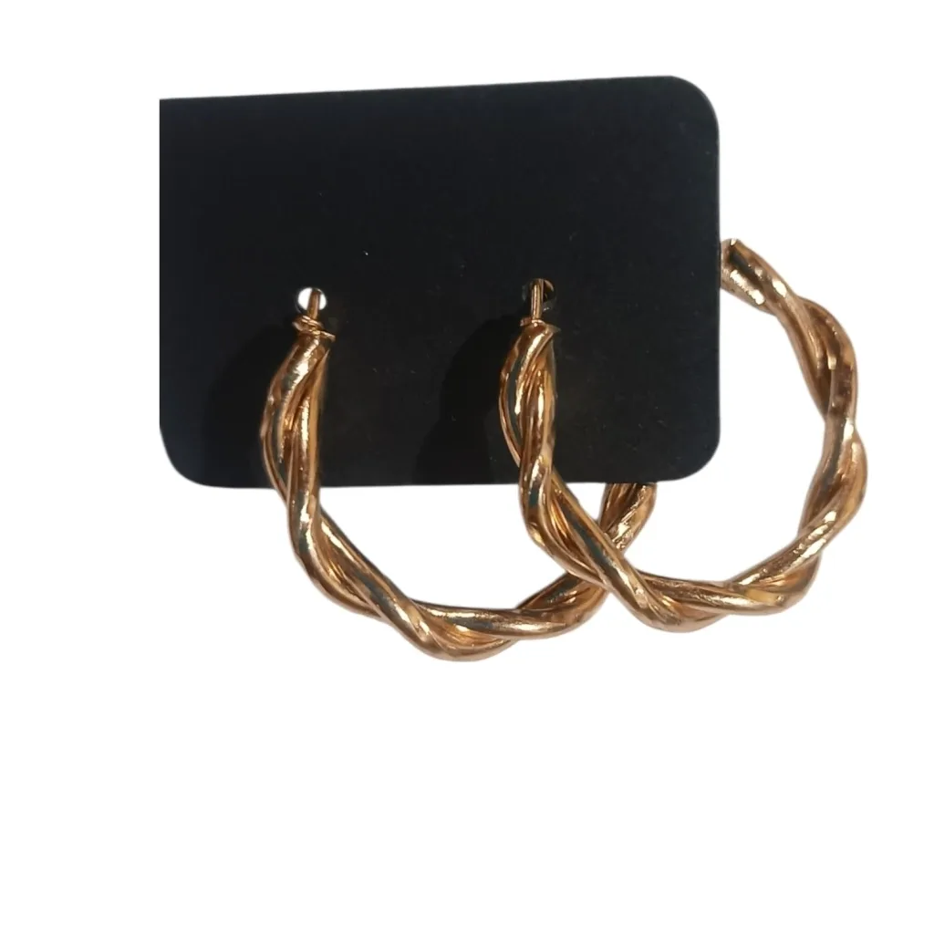#105 PAR DE AROS DORADO (TRENZADO)